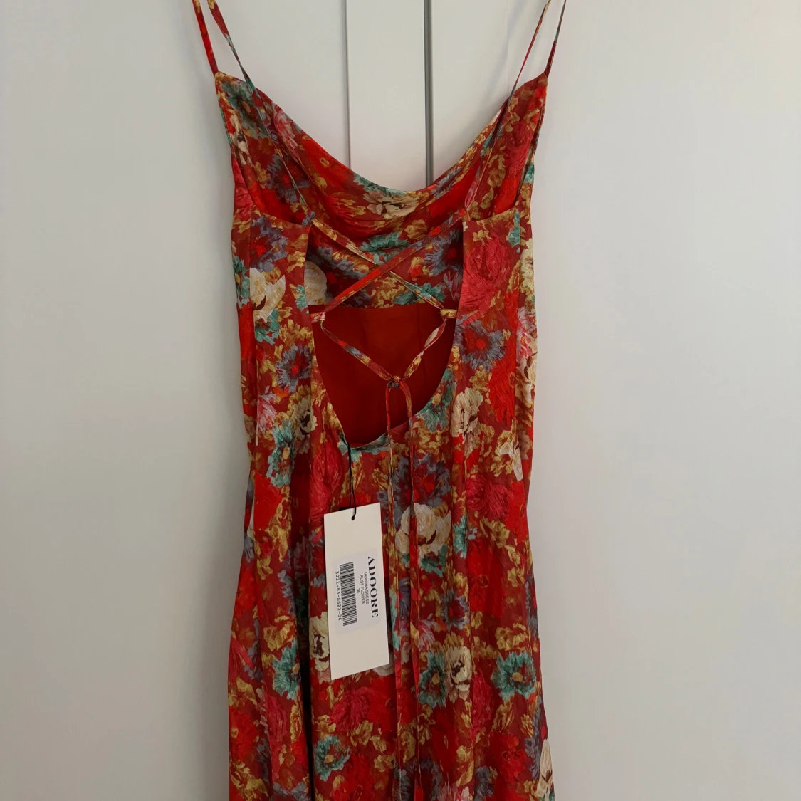 Röd blommig klänning från Adoore - 91