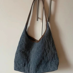 denim väska - super fin och rymlig