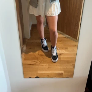 Vans  - Säljer mina blåa vans i storlek 38, inte använda så mycket 