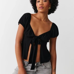 knyttopp💕 - Superfin kortärmad topp från gina som man knyter framtill💕