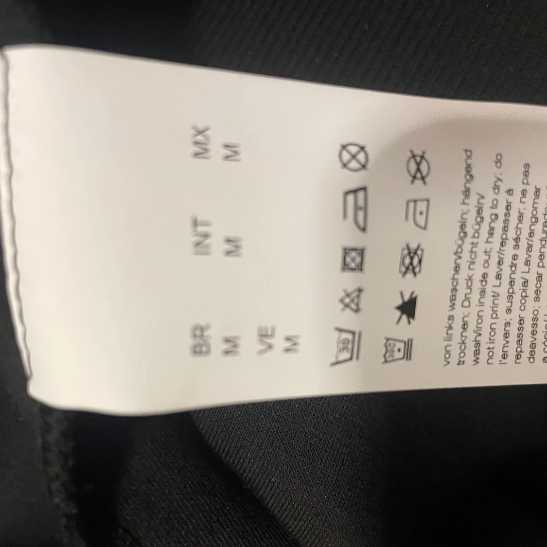 Svart tröja från Hugo Boss - 2