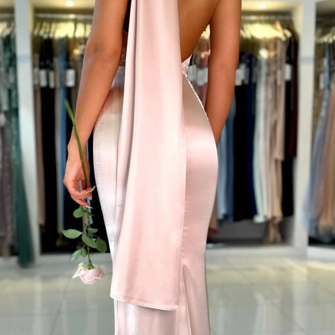 Champagne färgad sidenklänning - 2