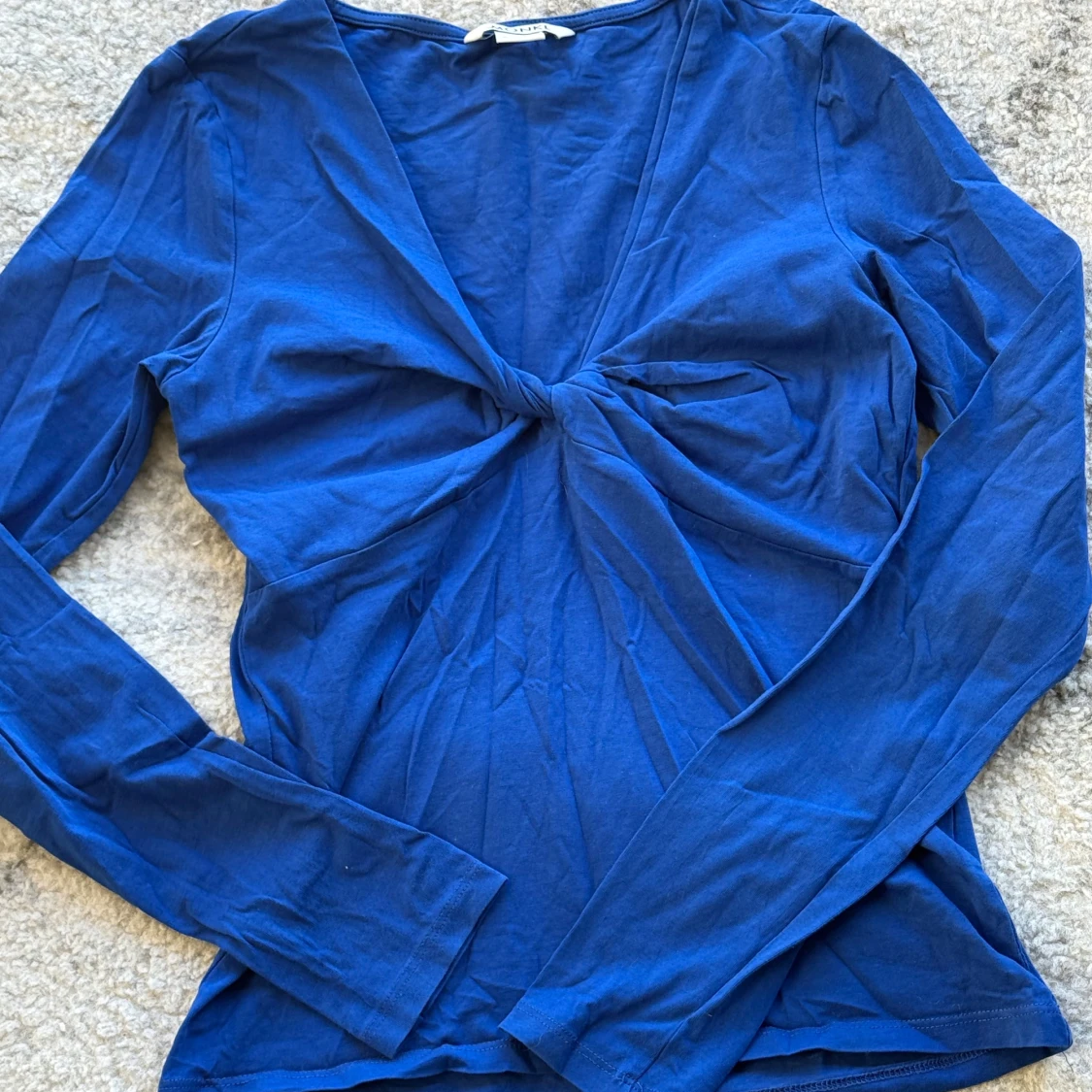 Blå långärmad topp från Monki