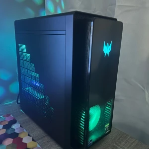 Gamingdator - Dator i nyskick - Sällan använd!  Jag säljer min dator som är i nästan nytt skick och har inte använts särskilt mycket. Här är specifikationerna:  Processor: Intel Core i7-13700F Grafikkort: NVIDIA GeForce RTX 4060 Ti RAM: 16 GB Skick: Nästan ny, inget slitage eller skador. Perfekt för gaming eller andra krävande uppgifter! Finns inga tekniska problem och allt fungerar som det ska.  Kontakta mig gärna för mer information eller bilder.