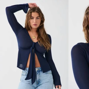 Mörkblå knyttopp från Gina tricot - Säljer nu min jätte snygga virala mörkblåa blus med knytning framtill och v-ringning från Gina tricot. Tröjan är i strl xxs. Använd max 5 gånger. Pris går att diskutera! Hör av er vid privata bilder eller frågor🥰