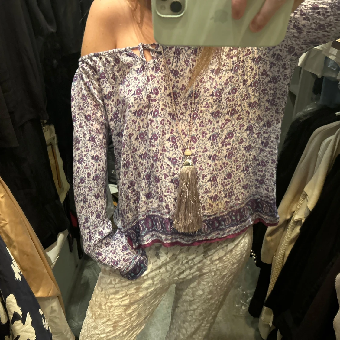 Lila blommig tröja - 1