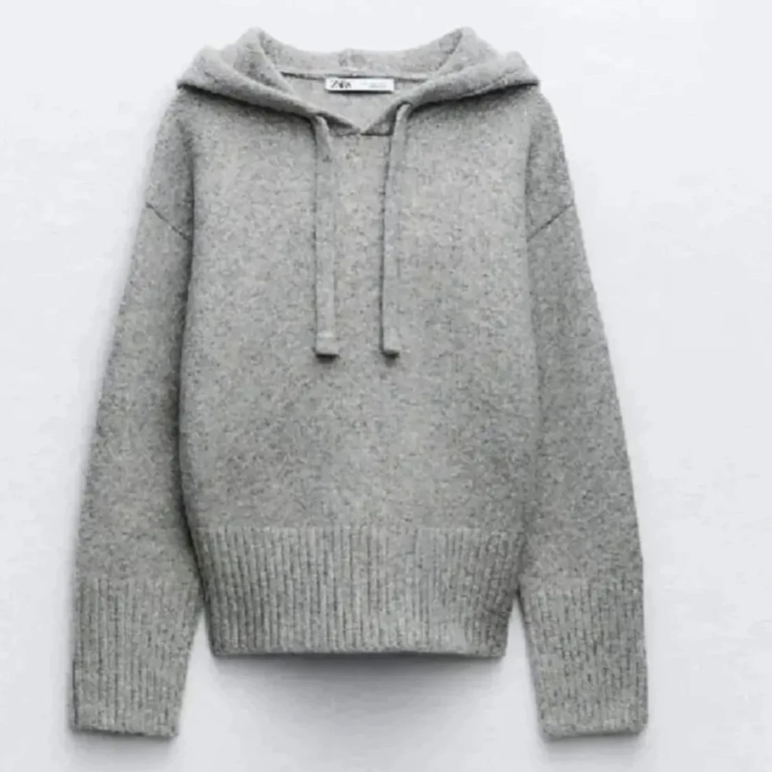 Grå hoodie från Zara