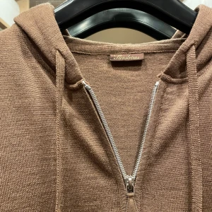 Stenströms zip  - Säljer nu min helt nya stenströms zip, den är i storlek s passar någon runt 177, hör av er vid funderingar 