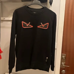 Fendi (äkta) - Ny men passar ej mig  snabb affär kan gå ner i pris 