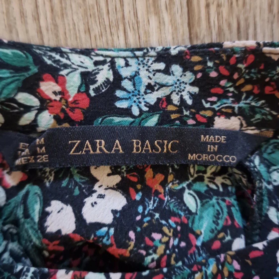 Blommig klänning från Zara Basic - 2