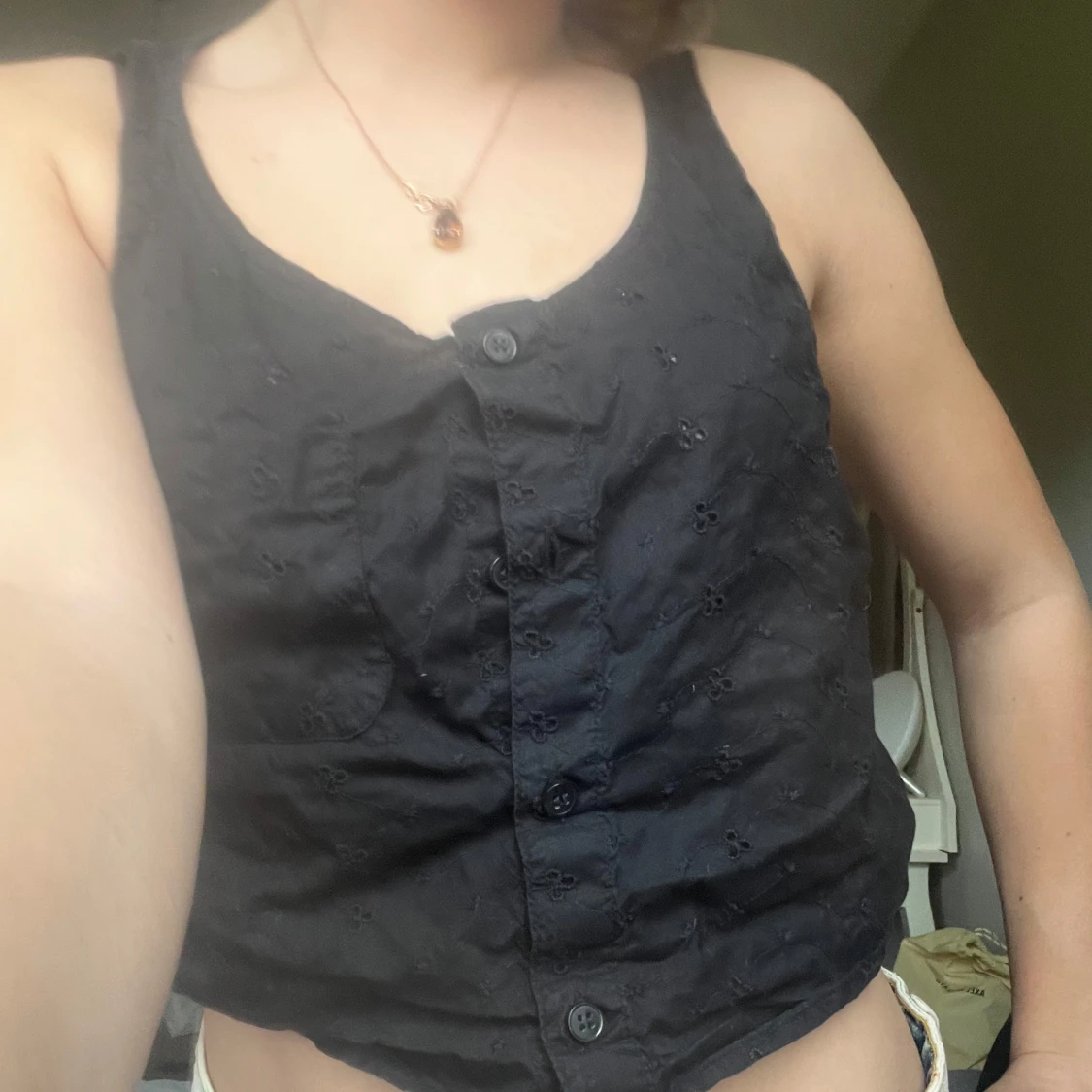 Svart croppad linnetopp med knappar från hm