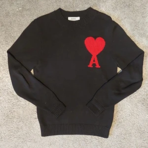 Svart Ami Paris Tröja  - Snygg svart Ami Paris Tröja | Storlek S | helt ny