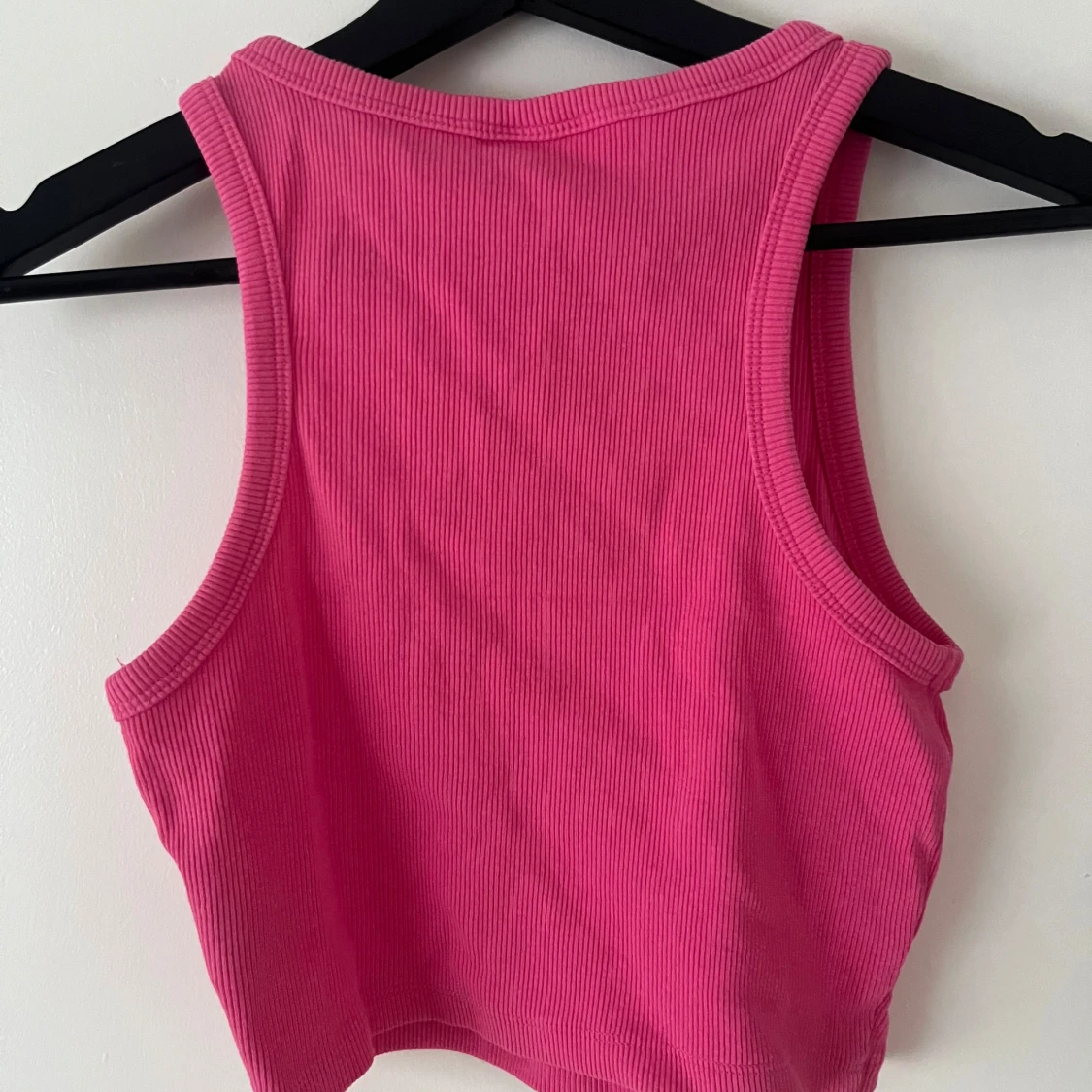 Rosa ribbad croppad linnetopp från H&M - 1