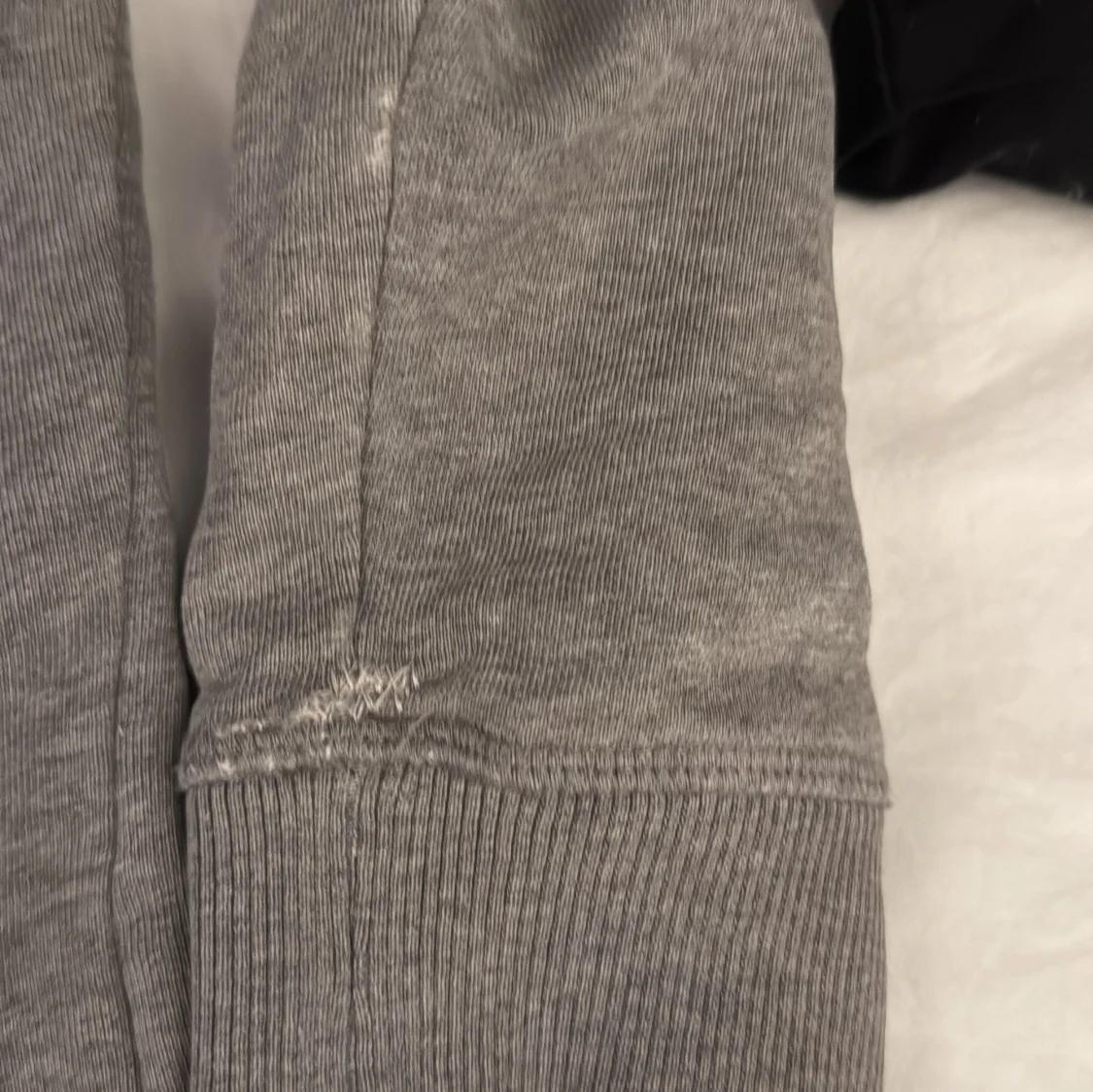 Grå sweatshirt med tigerbroderi från Kenzo - 4