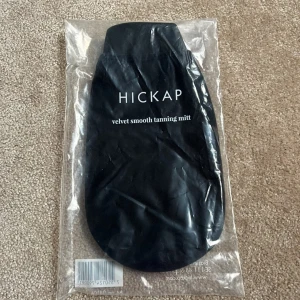 Hickap  - Brun utan sol hanske helt ny, nypris 129kr 