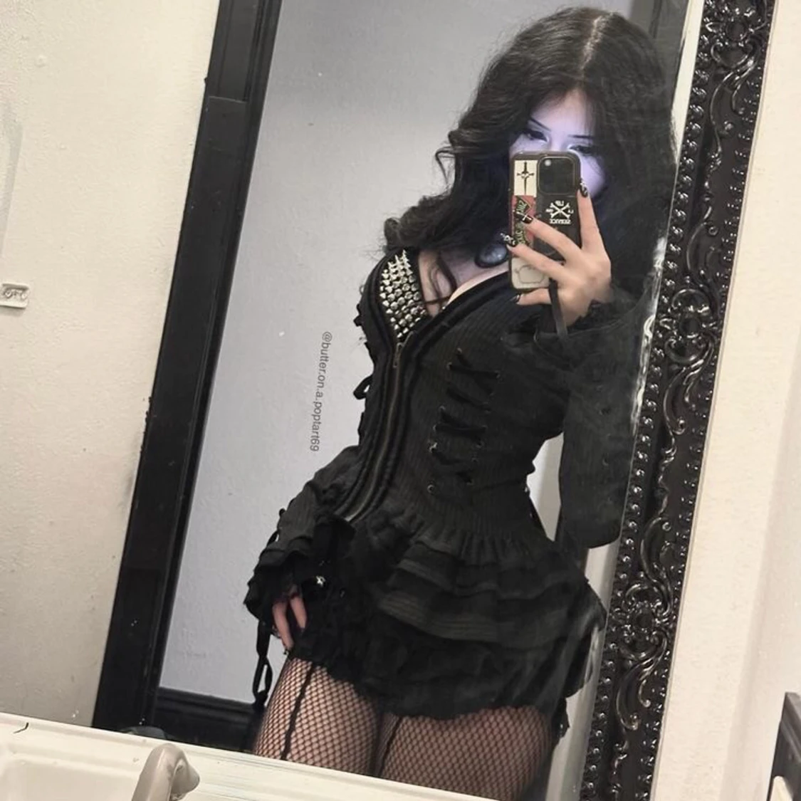 Svart korsett-topp med nitar