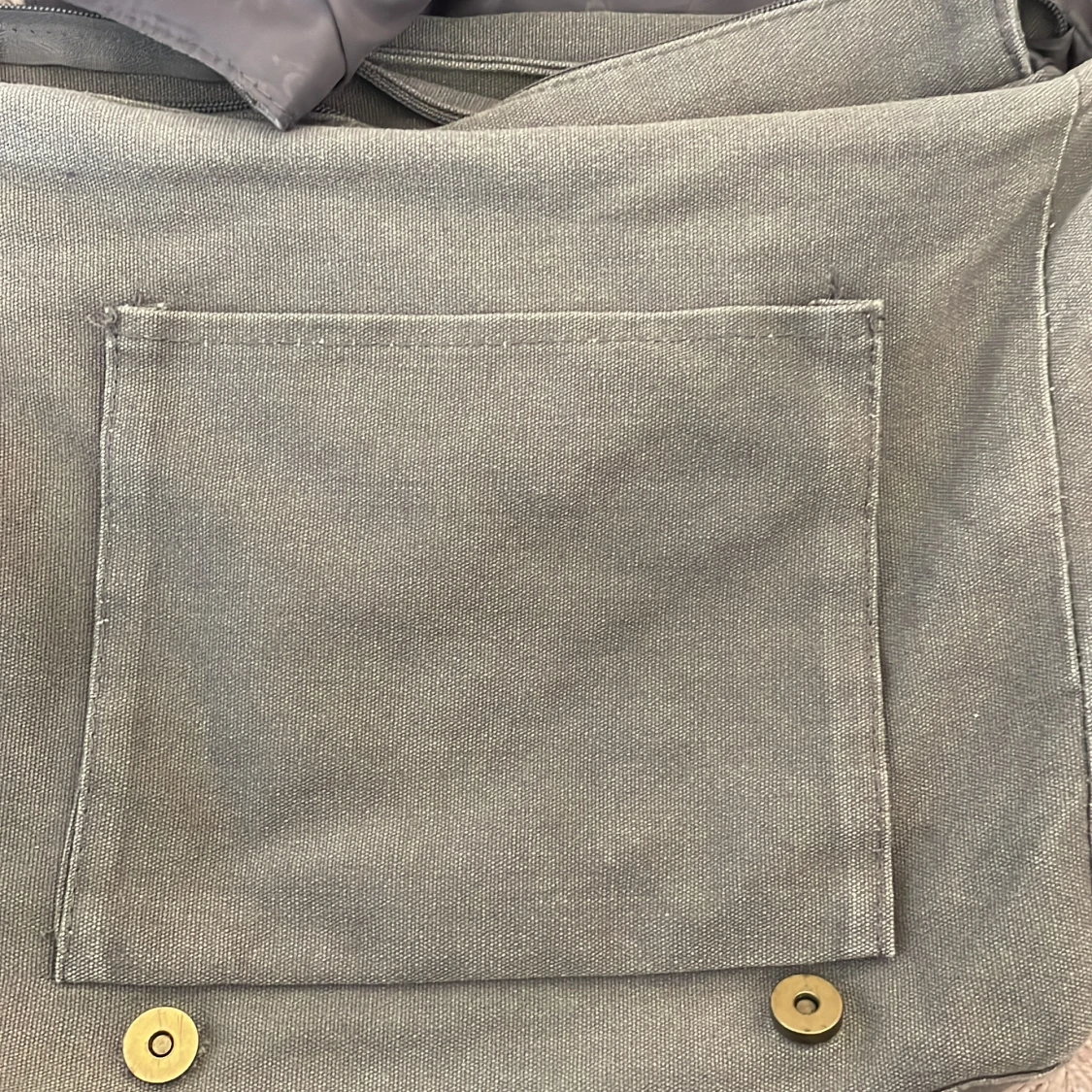 Grå axelväska med Amsterdam-tryck från Robin Ruth - 2