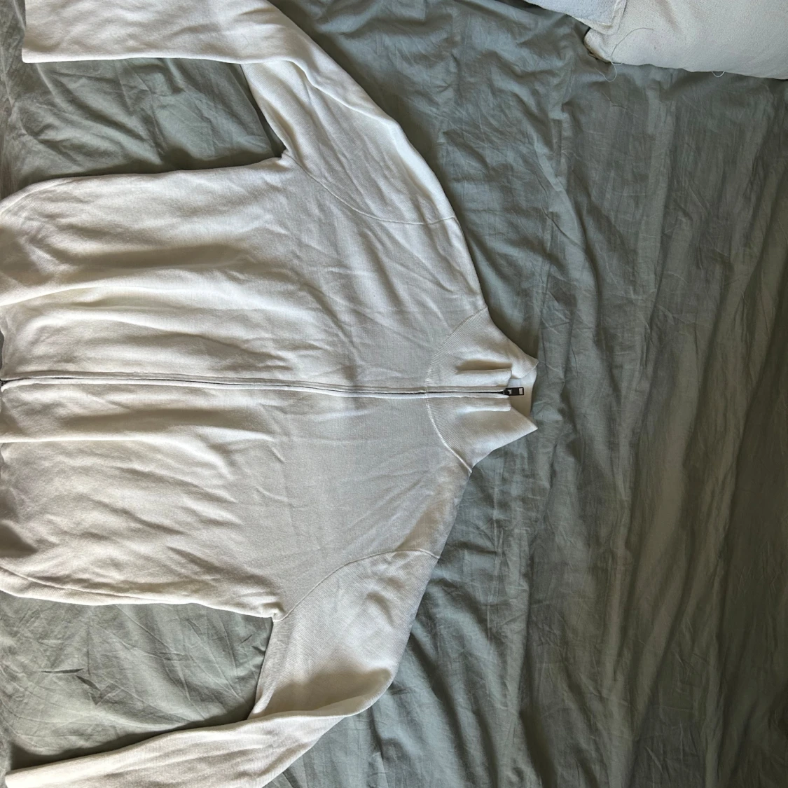 Vit ziptröja i bomull