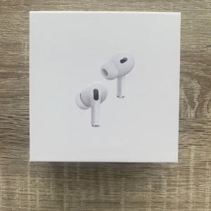 Air, pod PRO generation 2 - Alla tillbehör följer med. Funkar utan problem.
