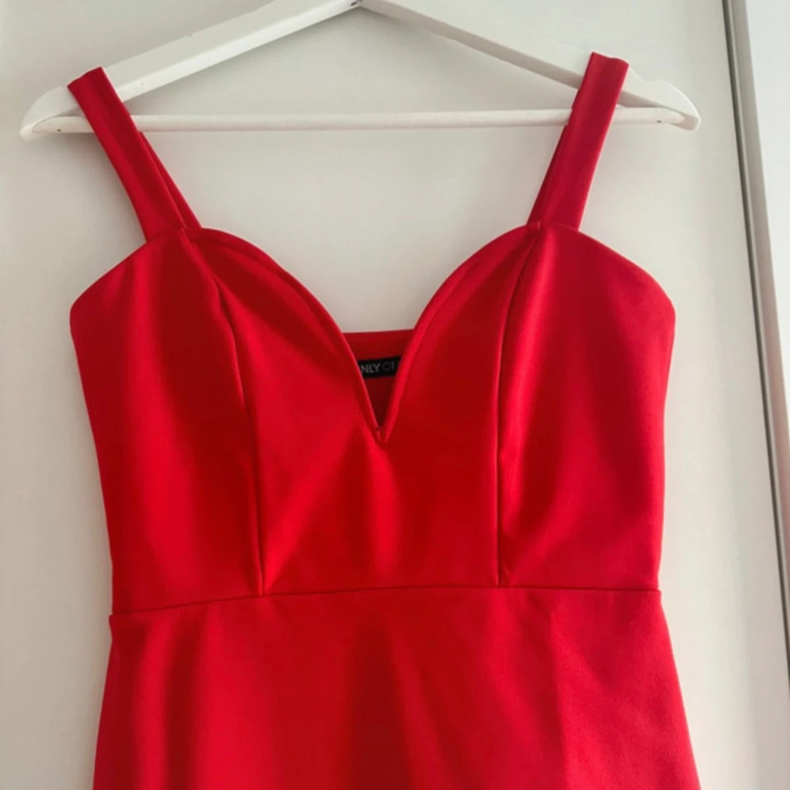 Röd klänning från Nelly - 2