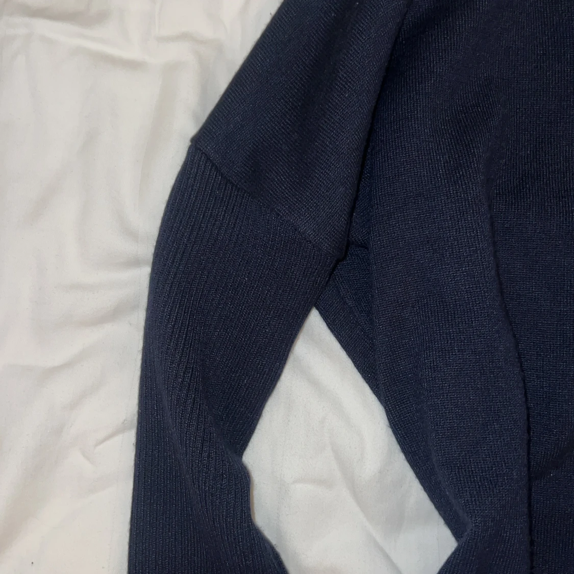 Mörkblå stickad tröja från Saint Tropez - 4