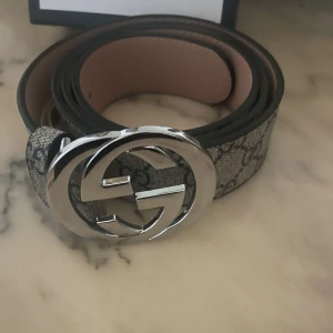 Gucci bälte  - Tjoo, säljer detta guccibälte till dunderpris‼️‼️💯 Skick 10/10 nytt✅✅✅DMa📩 vid minsta fundering🤗🤗 KOLLA även min profil för fler grejer✌️