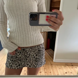 Leopardmönstrad kortkjol - Snygg kortkjol med leopardmönster! Perfekt för dig som vill ha en cool sommar outfit!🐆