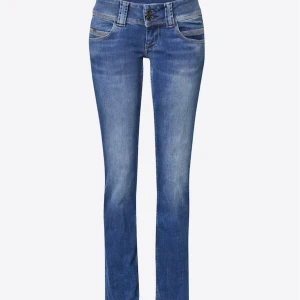 Blåa Pepe jeans ”Venus” - Säljer mina lågmidjade Pepe jeans i storlek w26. 💕