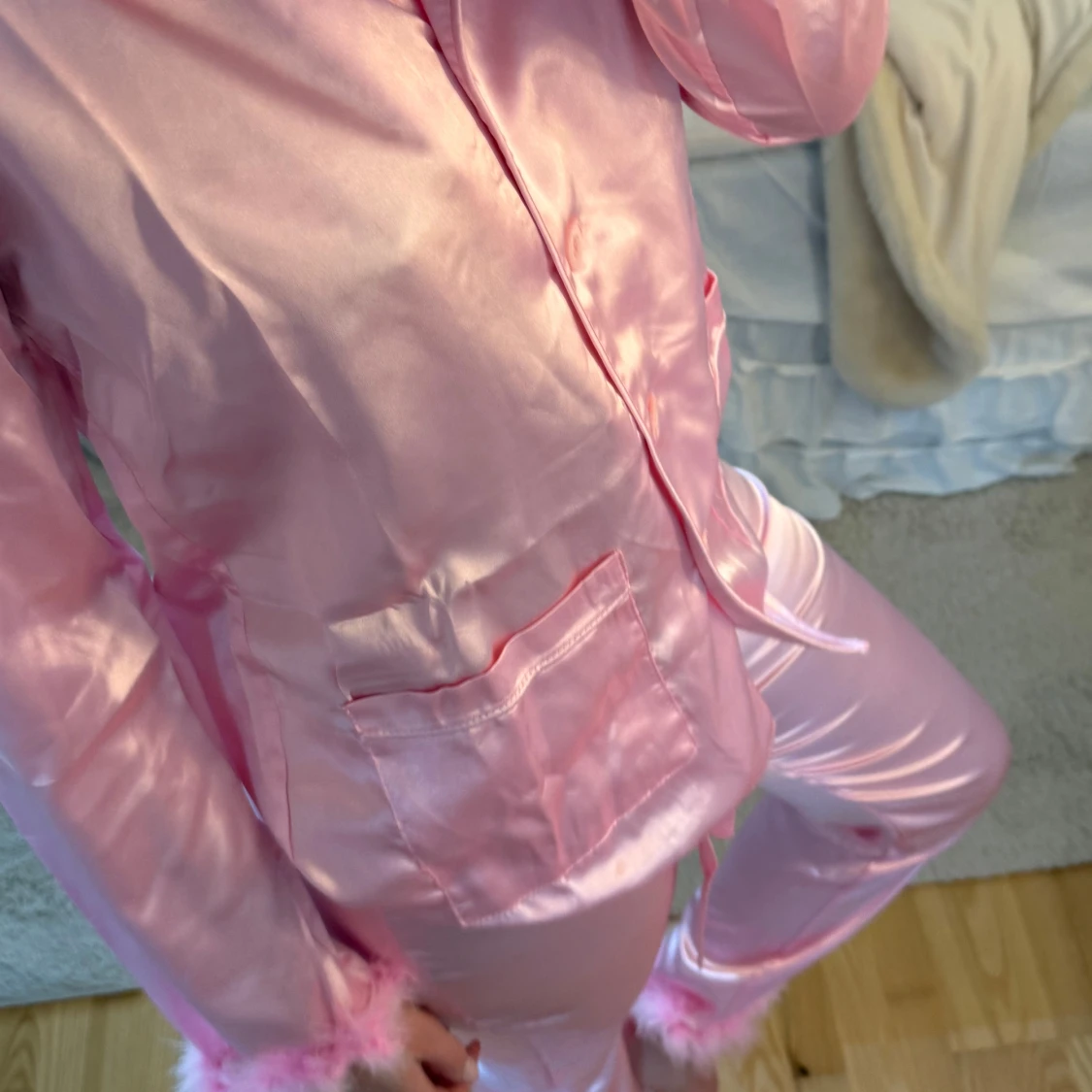 Rosa pyjamas med fjädrar  - 2