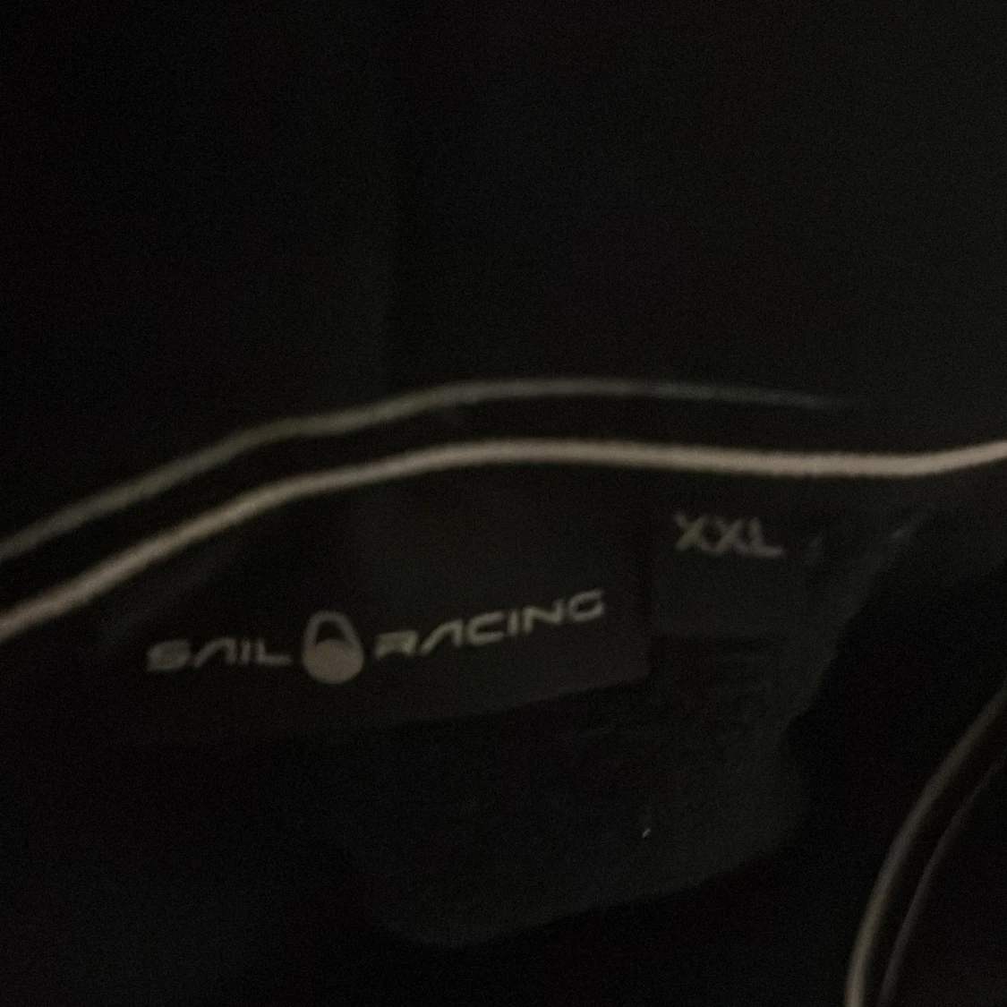 Svart jacka med huva från Sail Racing - 1