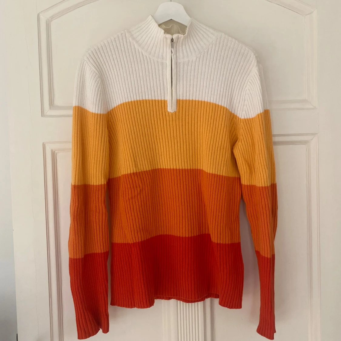 Randig ribbad tröja med dragkedja