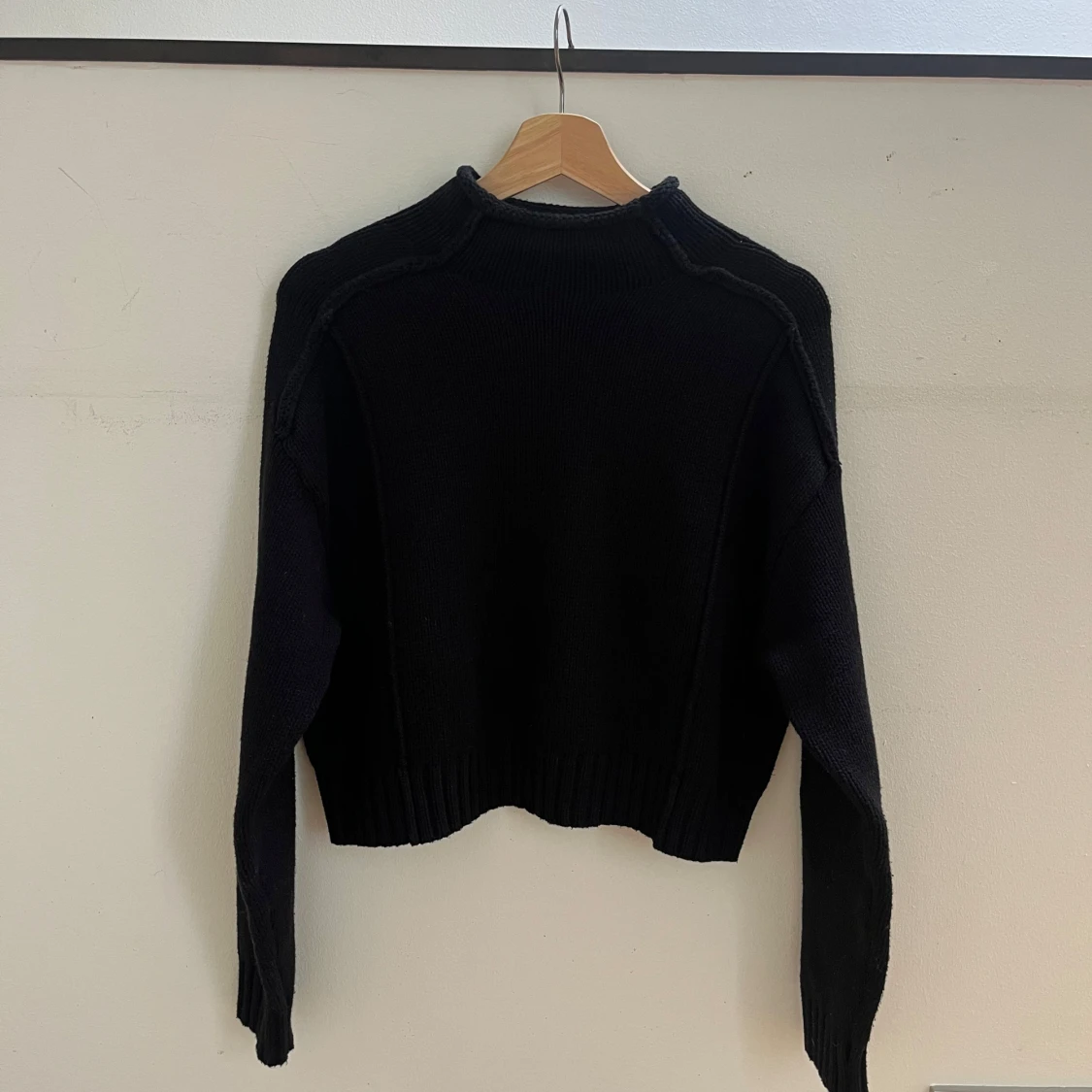 Svart stickad tröja från Zara - 1