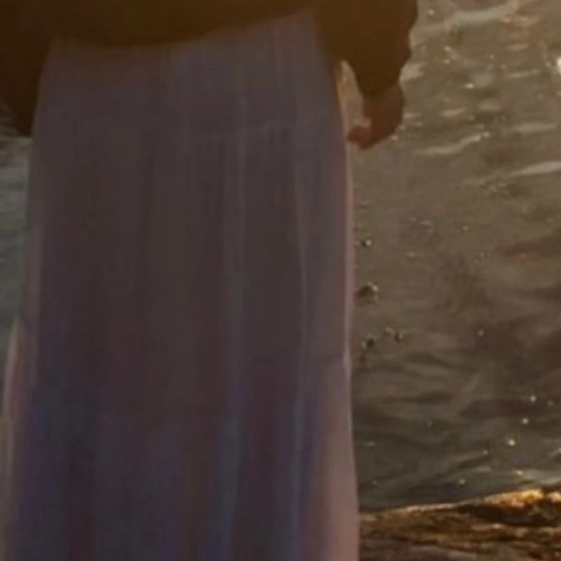 Vit långkjol med volang - 1