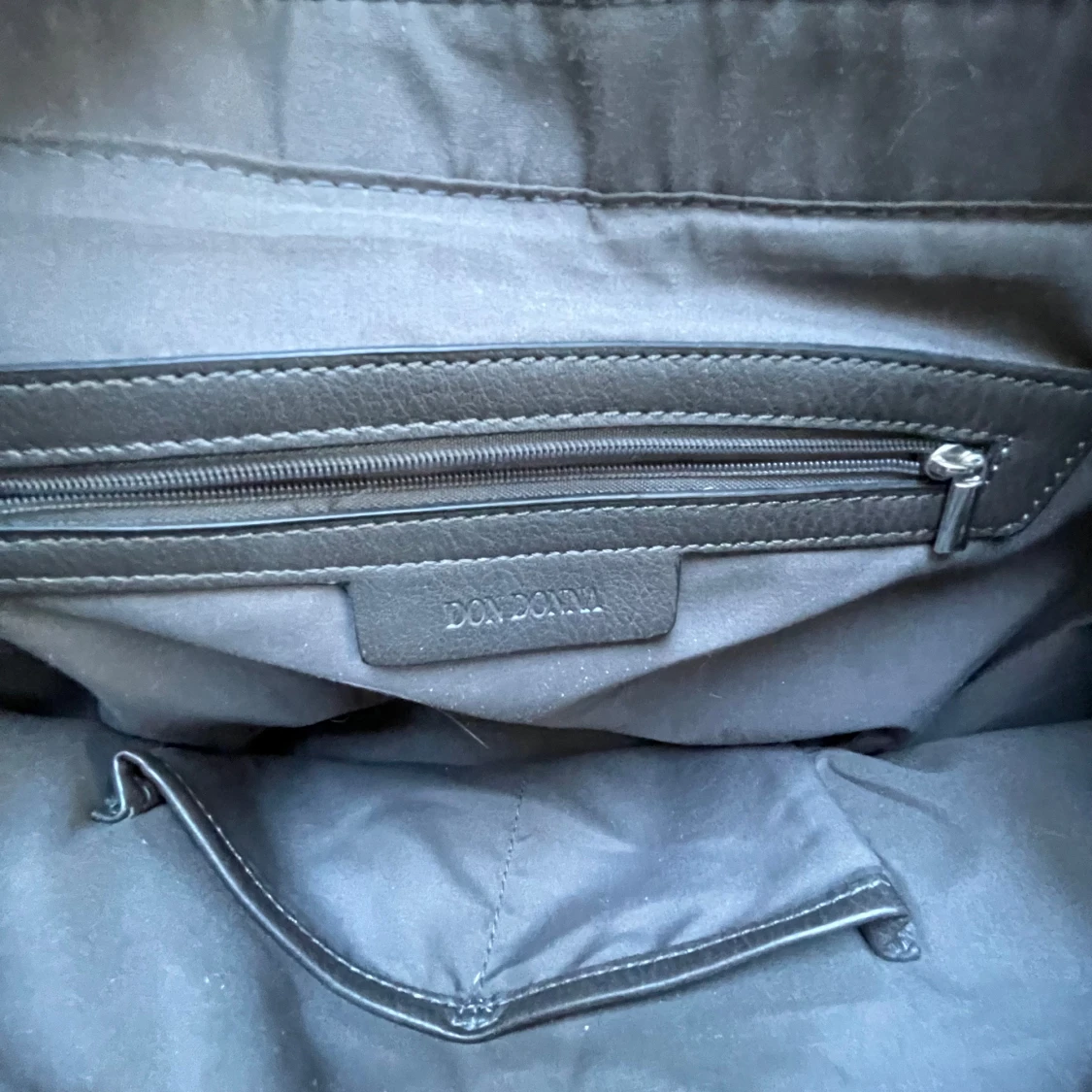Svart axelväska från Don Donna - 3