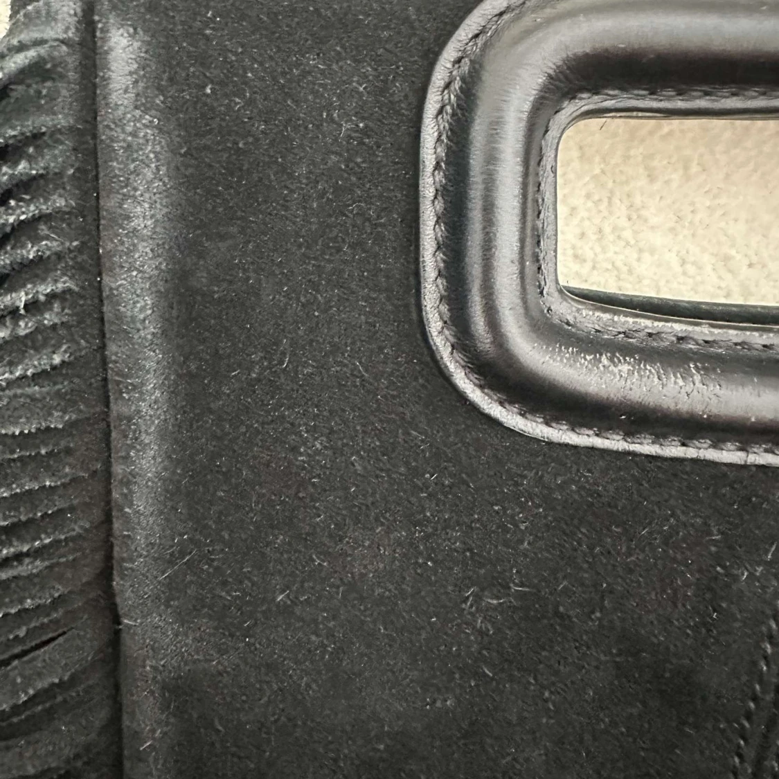 Svart majeväska!  - 1