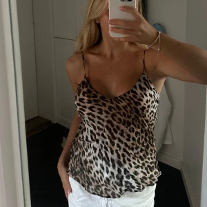 Leopard linne - Jättefin topp från zara, aldrig använd 🩷  Storlek S 