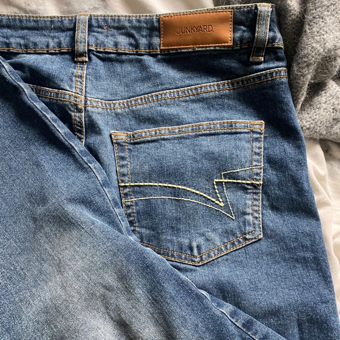 Blå jeans från Junkyard