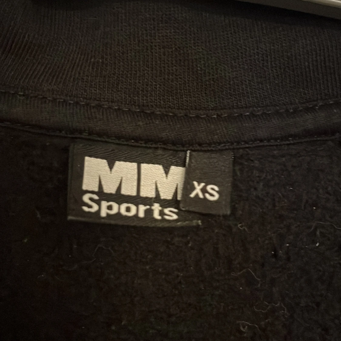 Svart croppad tröja MM Sports XS - 2