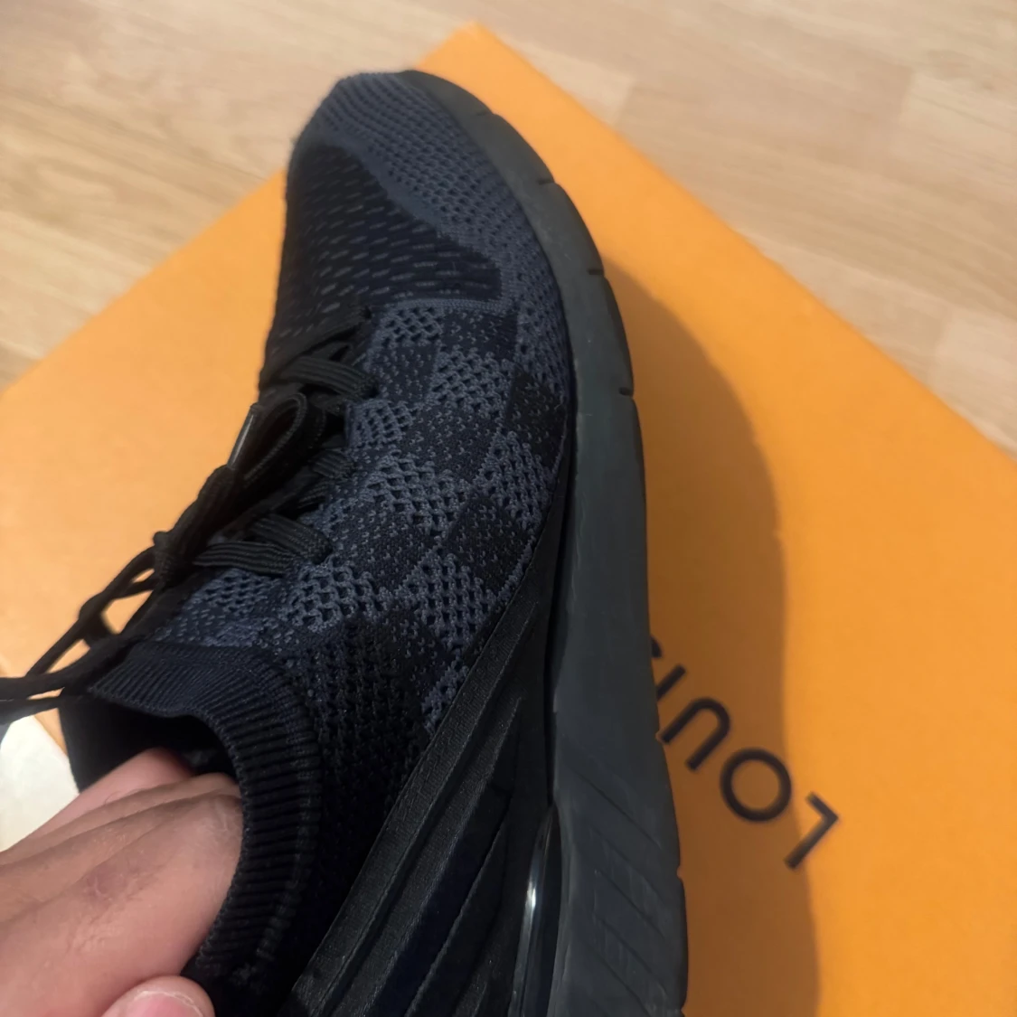 Svarta Louis Vuitton sneakers i mesh - 2