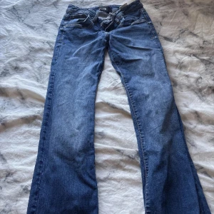 Blå jeans från LTB Valerie W27 L32 - LTB, modell Valerie. Super snygga🩷