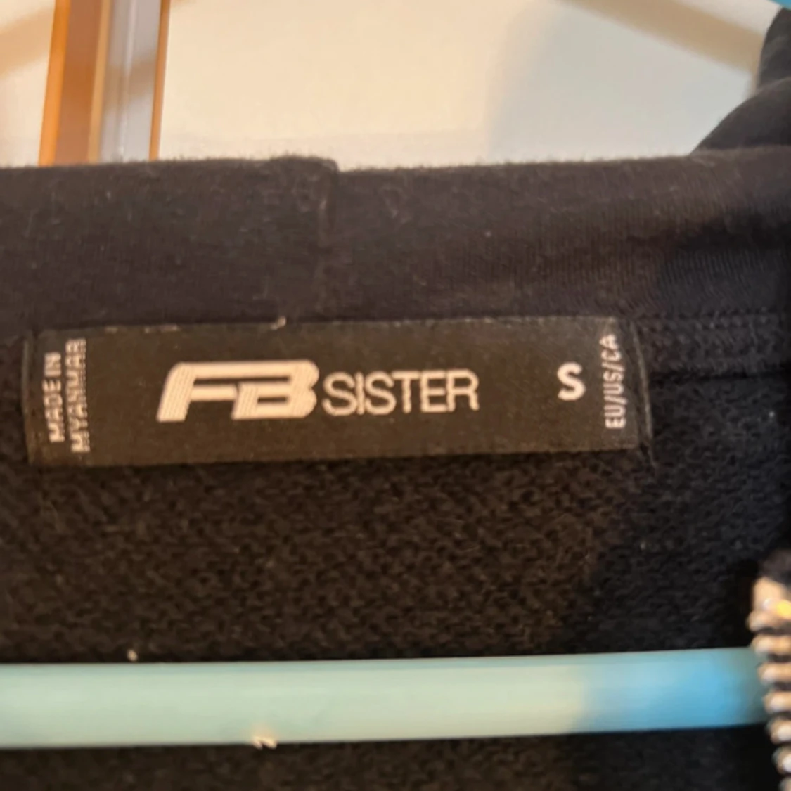 Svart hoodie med dragkedja FB Sister - 2