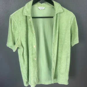 Frottéskjorta  - Frottéskjorta från brothers, storlek xs.