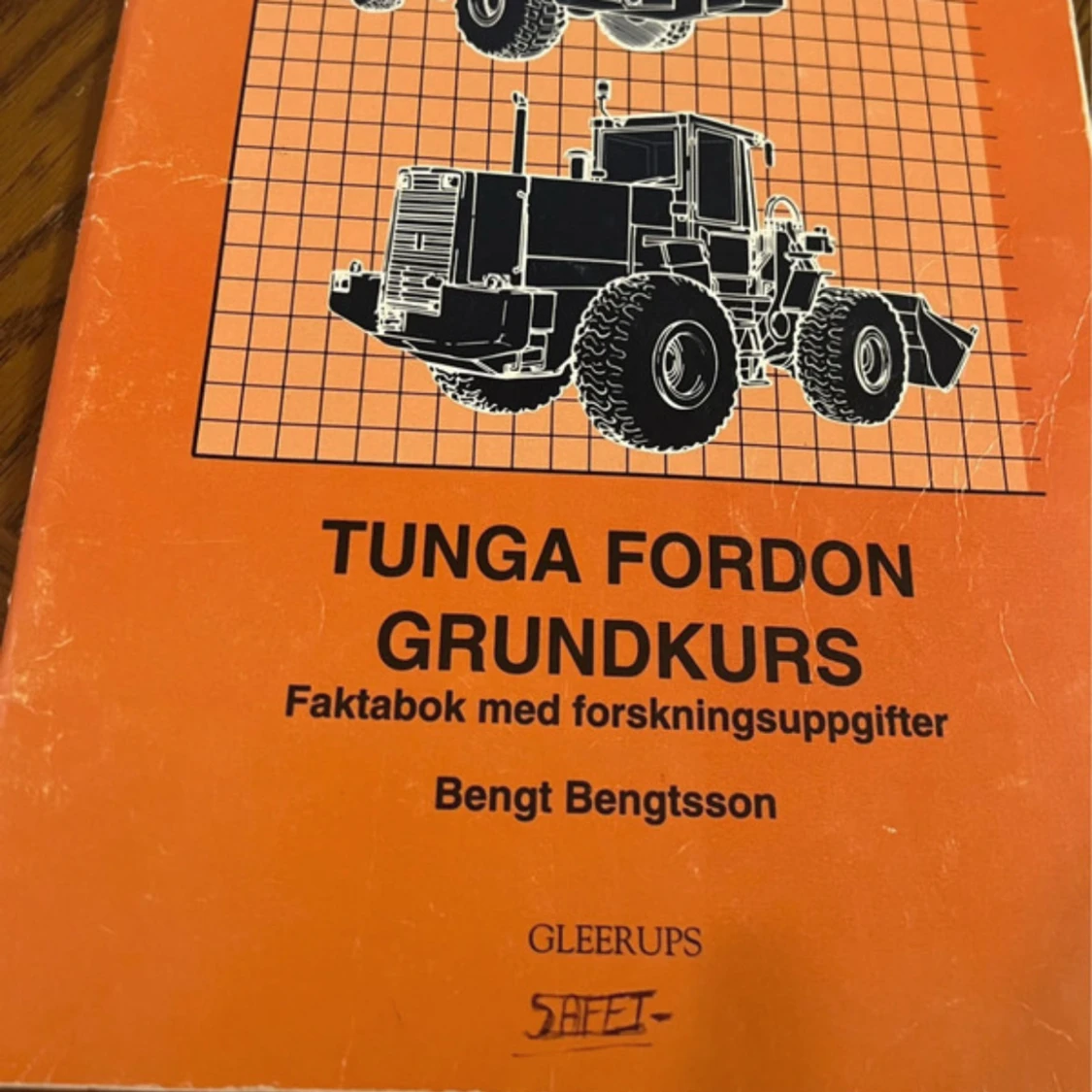 Tunga Fordon Grundkurs: Faktabok med forskningsuppgifter - 1