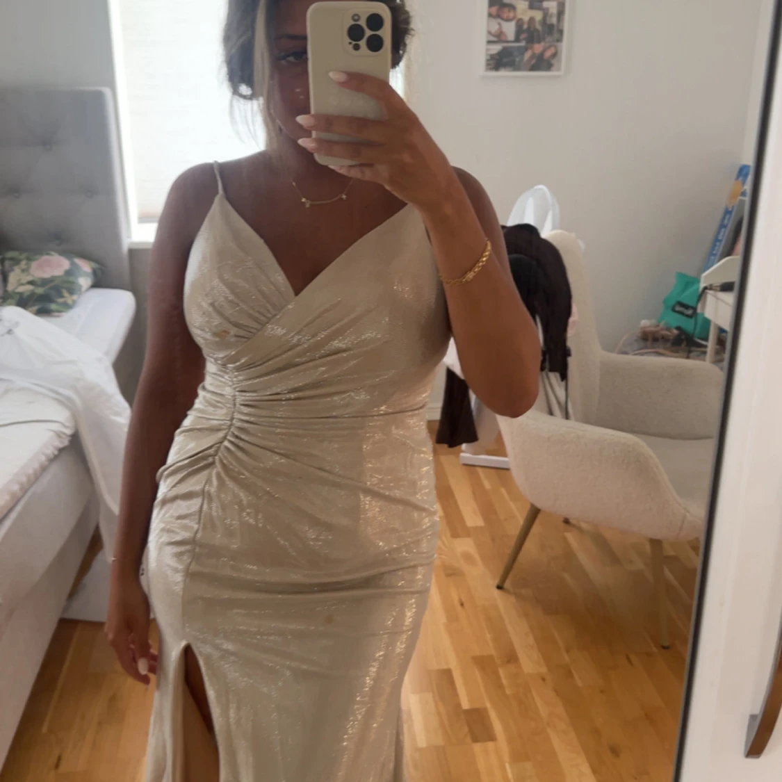 Champagnefärgad glittrig långklänning - 2