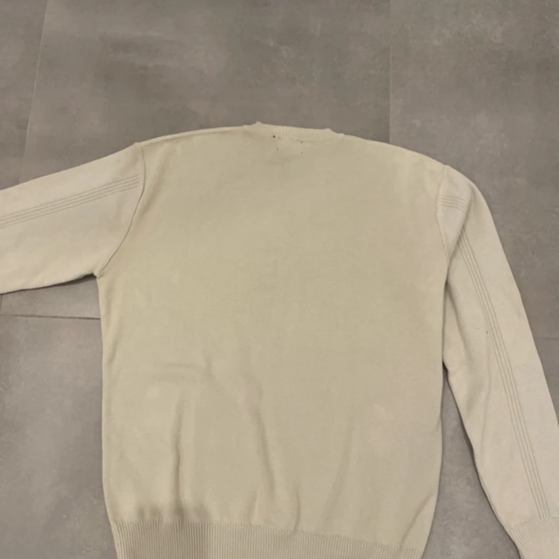 Beige v-ringad tröja från Wolsey - 3