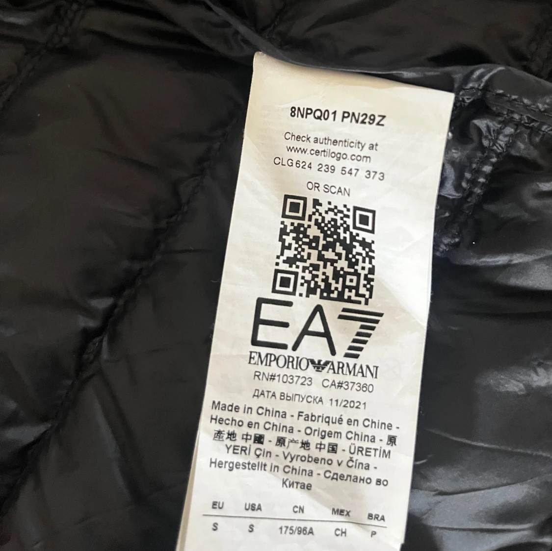 Svart dunväst från Emporio Armani EA7 - 2