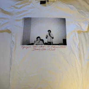 Vit HOV1 t-shirt. - Superfin, aldrig använd.
