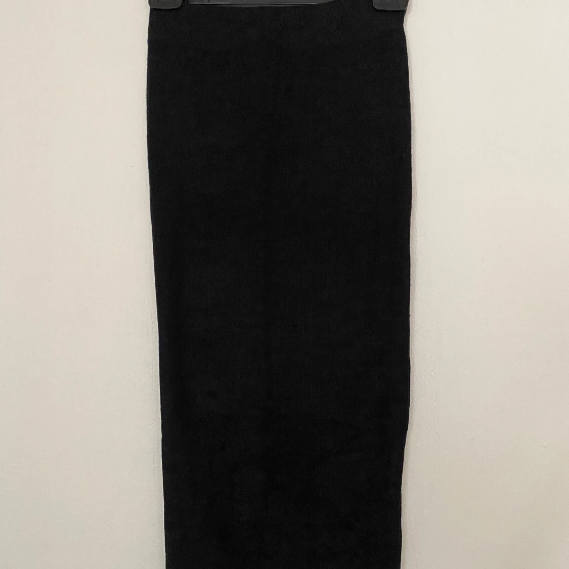 Svart ribbad långkjol Gina Tricot