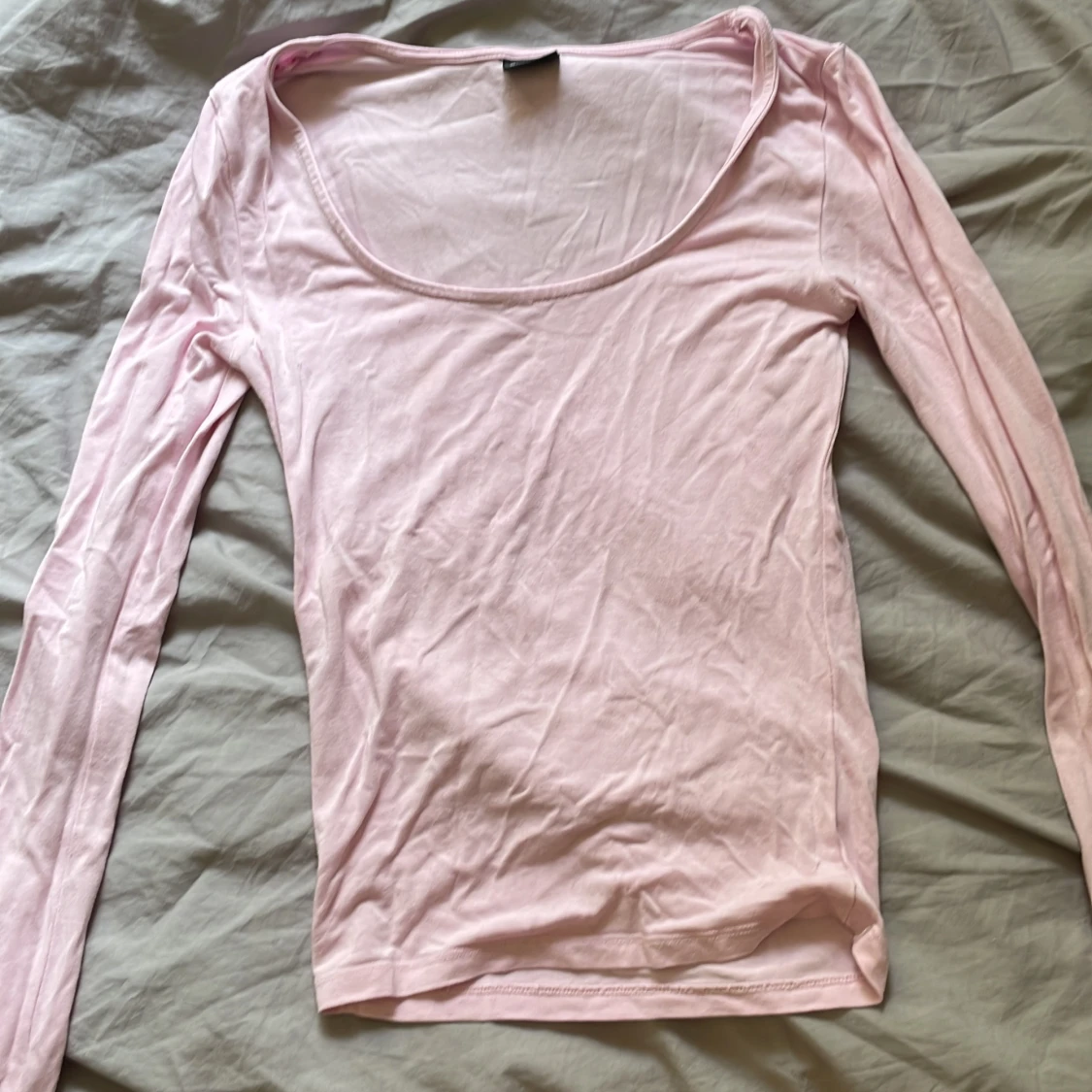 Ljusrosa långärmad topp Gina Tricot