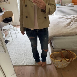 Ltb jeans me hål - Snygga jeans från Ltb med hål jag själv har klipt. Storlek 27/32